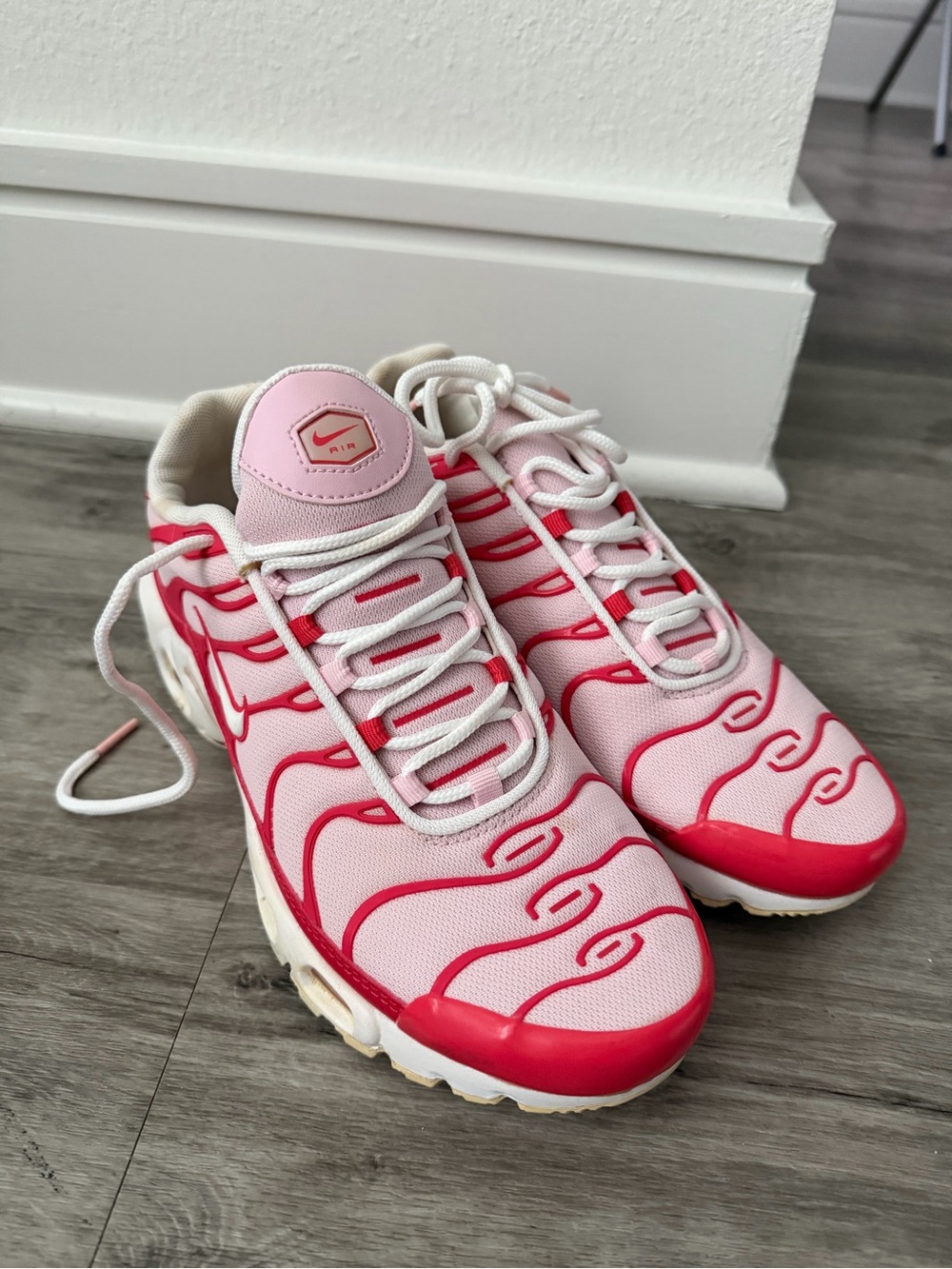 Nike Women’s Pink/Red Air Max Plus Sneakers valentines edition